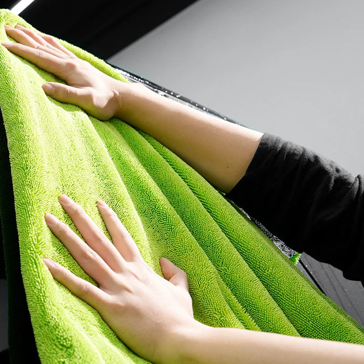1400GSM Oversized Microfiber Drying Towel – 60x120cm Scratch-Free Car Detailing